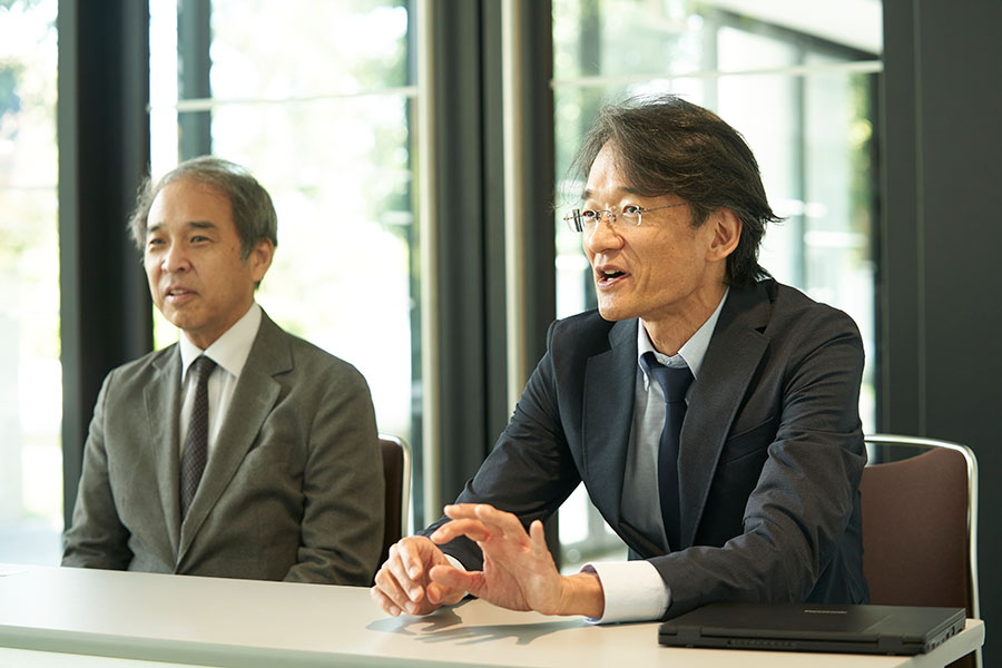Right: MIC Program Co-Chair Dr. Taiga Yamaya, of the National Institutes for Quantum Science and Technology